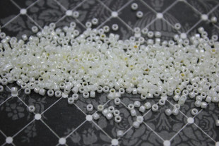 Бисер Япония 11/0 TREASURE 5 г 0122